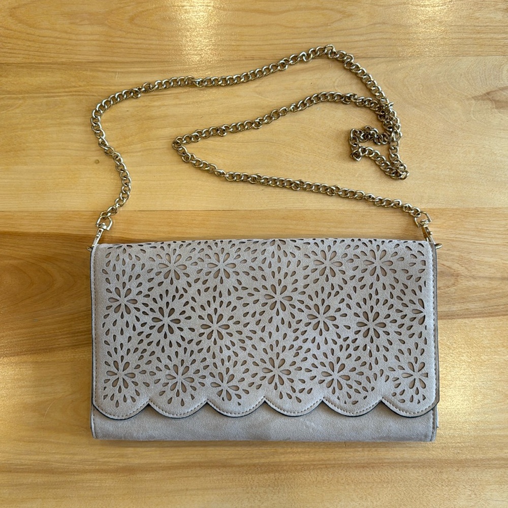 Clutch with chain